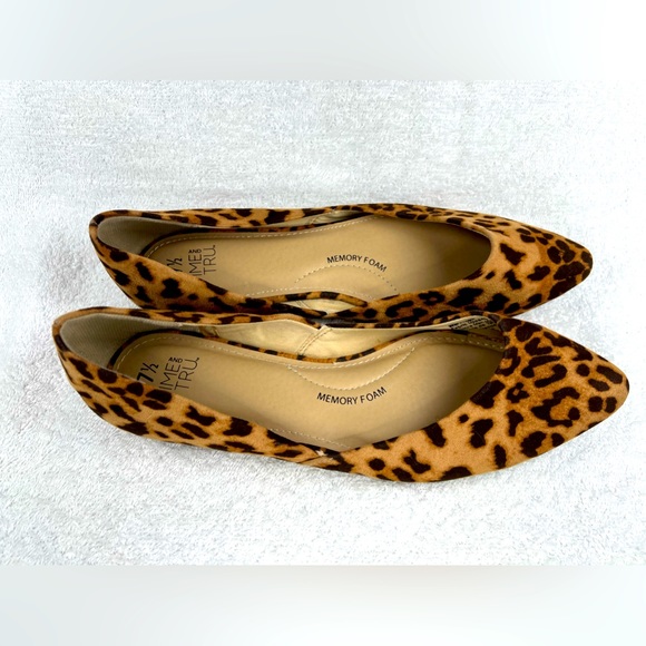 Time and Tru, size 7.5 animal print memory foam flat - Picture 3 of 6